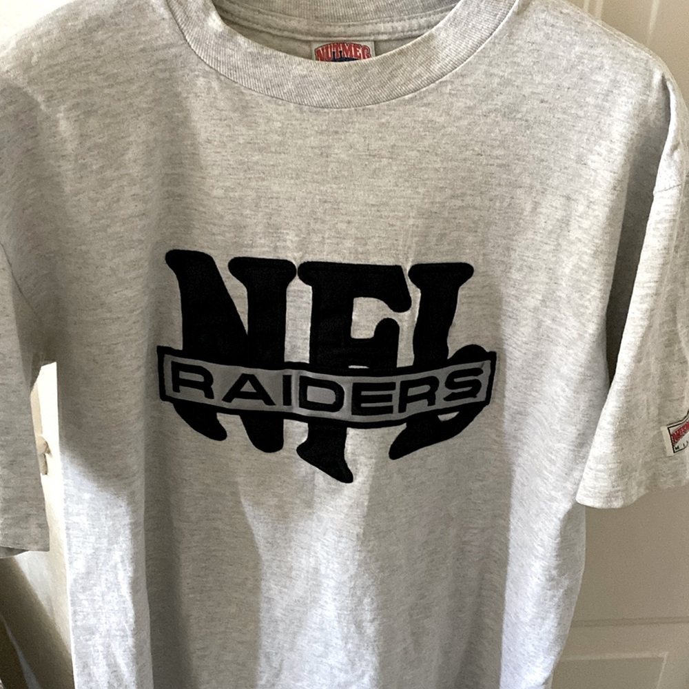 Vintage 90s Nutmeg Raider t-shirt!  Excellent condition.